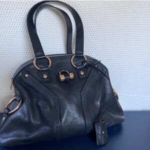 Yves Saint Laurent - Black Leather Shoulder Bag